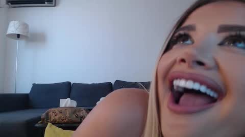 Snapshot of amberseyes chatting on 16, 9, 2025 Amberseyes online show from 16, 9, 2025