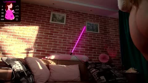  25 WEEK Princess  Linnea  online show from 4, 12, 2024