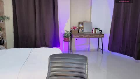 Isabella online show from 31, 5, 2026