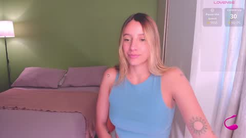 Amelie Graham online show from 3, 2, 2025