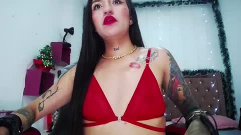 Snapshot of amelierouss chatting on 31, 12, 2024 AMELIEROUS .. see you tomorrow kisses online show from 31, 12, 2024