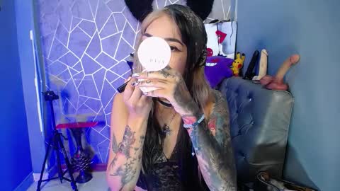 Snapshot of amelierouss chatting on 4, 10, 2025 AMELIEROUS .. see you tomorrow kisses online show from 4, 10, 2025