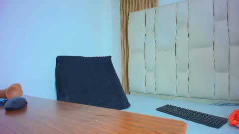 Amell Thomson online show from 16, 7, 2026