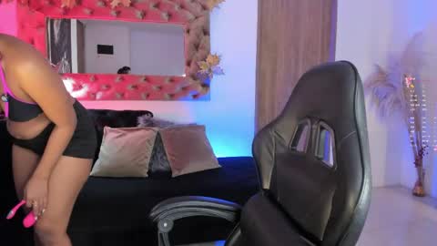          online show from 4, 6, 2026