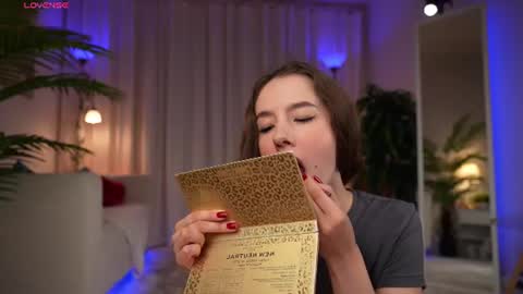 Amy  online show from 11, 7, 2026