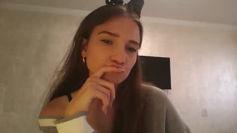 Julia  online show from 22, 9, 2025