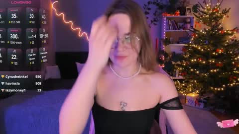 Hi-hi I am Kate welcome to my sexy room online show from 29, 12, 2024