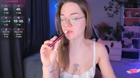 Hi-hi I am Kate welcome to my sexy room online show from 9, 2, 2025