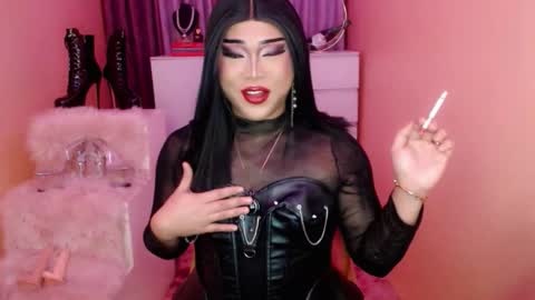 Queen Mireska online show from 10, 10, 2025