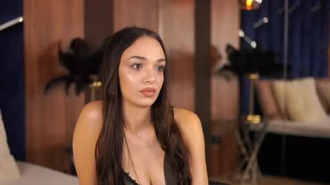 Amiraveyl online show from 9, 9, 2025