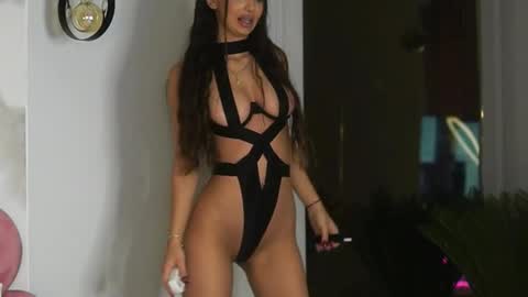 Amiraveyl online show from 11, 10, 2025