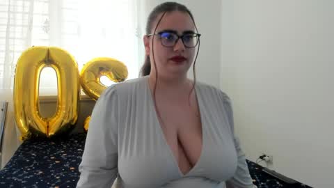 Amira Vyxen online show from 28, 4, 2026