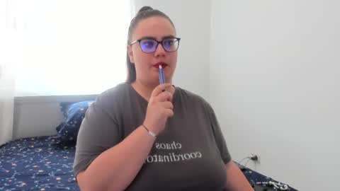 Amira Vyxen online show from 4, 5, 2026