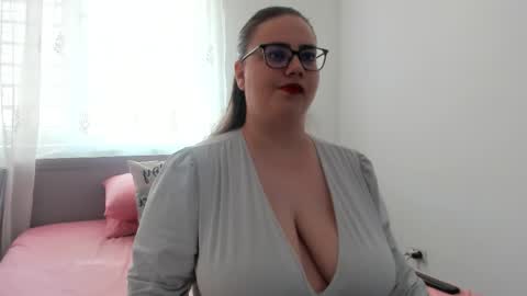Amira Vyxen online show from 6, 5, 2026