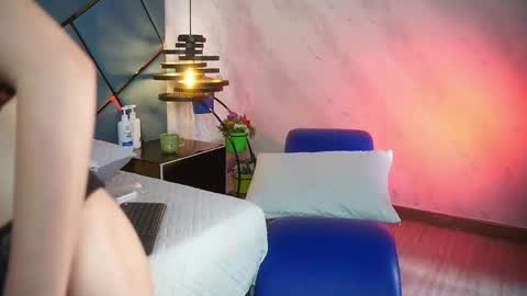 ammy durand online show from 29, 4, 2026