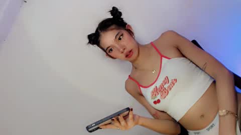 Snapshot of amor_pleasure chatting on 25, 1, 2025 Belle Tylor online show from 25, 1, 2025