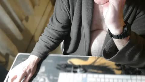 amslave4f online show from 9, 7, 2026