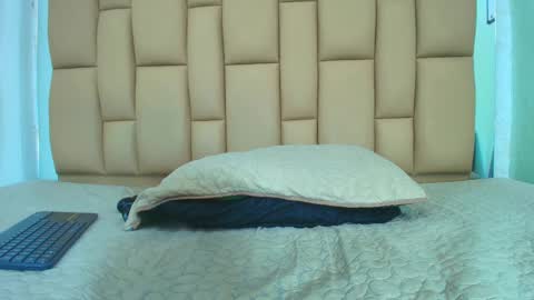 amy__wats0n online show from 1, 2, 2025