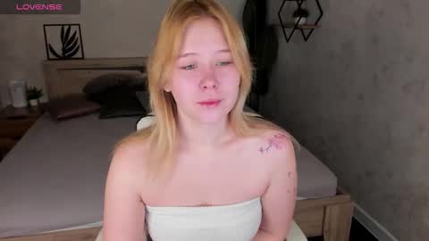 Snapshot of amy_kimberlly chatting on 19, 10, 2025 Amy online show from 19, 10, 2025