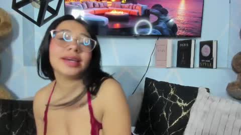 Emy Noa  online show from 6, 5, 2026