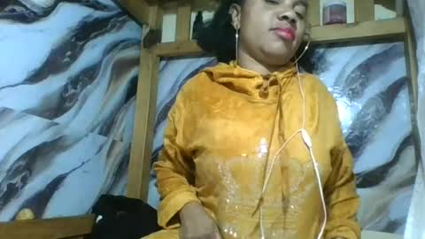 Snapshot of amyatche chatting on 25, 6, 2026 Amyatche online show from 25, 6, 2026
