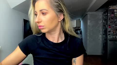 Snapshot of amyroberta92 chatting on 22, 12, 2025 amyroberta92 online show from 22, 12, 2025