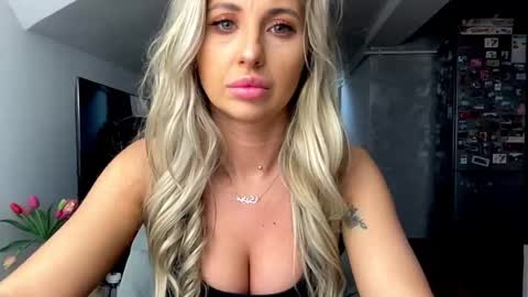 Snapshot of amyroberta92 chatting on 11, 1, 2026 amyroberta92 online show from 11, 1, 2026