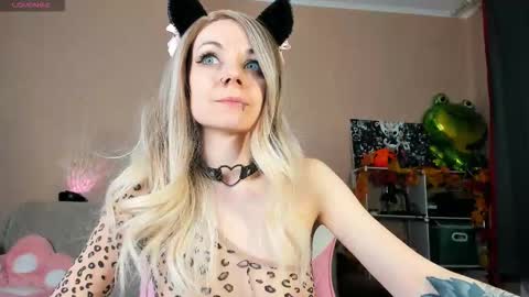 Snapshot of amyrose69 chatting on 14, 10, 2025 Amy Rose online show from 14, 10, 2025