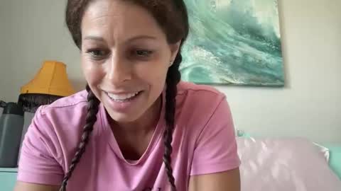 Amy Smilez online show from 2, 4, 2026