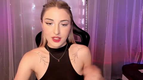 Snapshot of amyvilvet chatting on 17, 1, 2026 amyvilvet online show from 17, 1, 2026