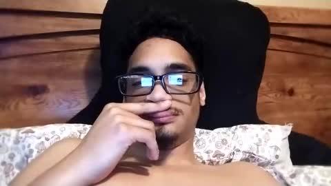 Snapshot of an377432 chatting on 4, 3, 2025 an377432 online show from 4, 3, 2025