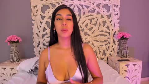 Ana Gonzalez online show from 30, 4, 2026