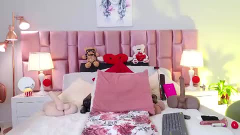 anaa_bellaa online show from 27, 7, 2026