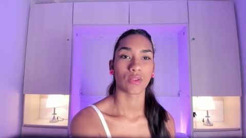 anaacollins_ online show from 19, 2, 2026