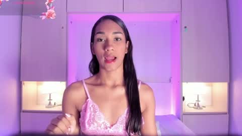anaacollins_ online show from 1, 4, 2026