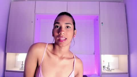 anaacollins_ online show from 29, 4, 2026