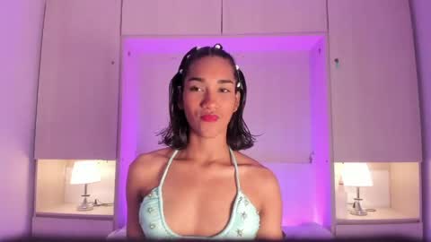 anaacollins_ online show from 30, 4, 2026