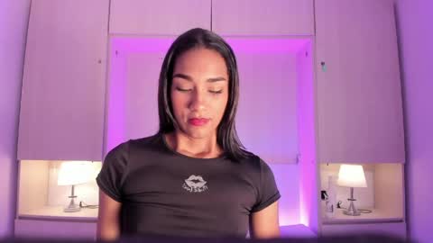 anaacollins_ online show from 6, 5, 2026