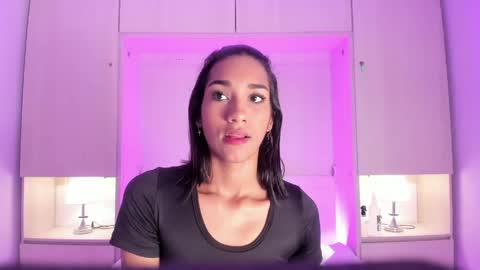 anaacollins_ online show from 8, 5, 2026
