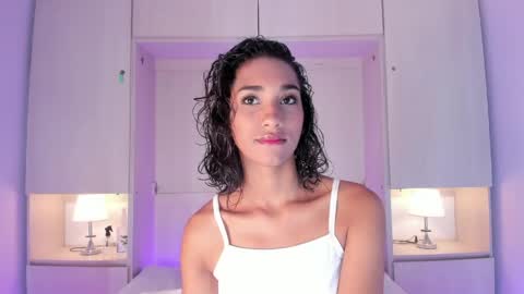 anaacollins_ online show from 12, 5, 2026