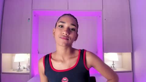 anaacollins_ online show from 19, 5, 2026