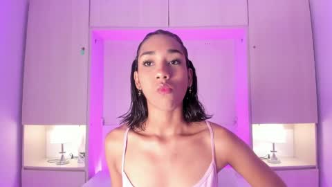 anaacollins_ online show from 20, 5, 2026