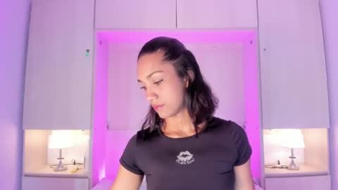 anaacollins_ online show from 14, 6, 2026