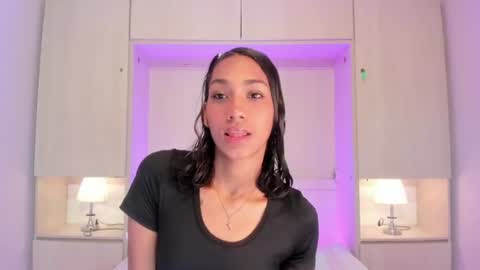 anaacollins_ online show from 10, 7, 2026