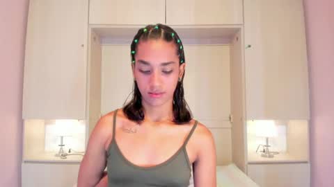 anaacollins_ online show from 31, 7, 2026
