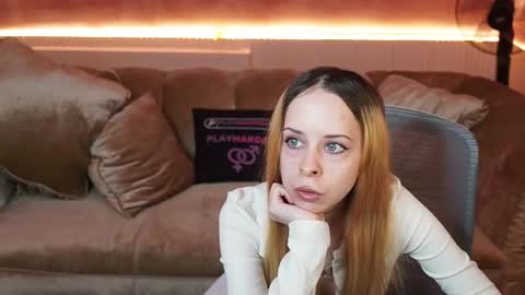 PLAYHARD054 online show from 21, 11, 2025