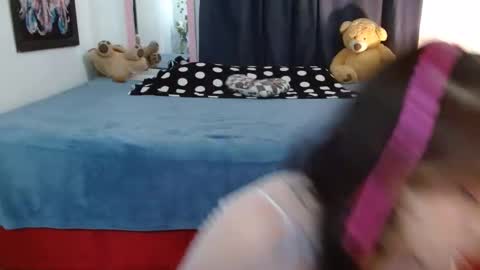 Snapshot of anabella_04 chatting on 5, 1, 2025 anabella_04 online show from 5, 1, 2025