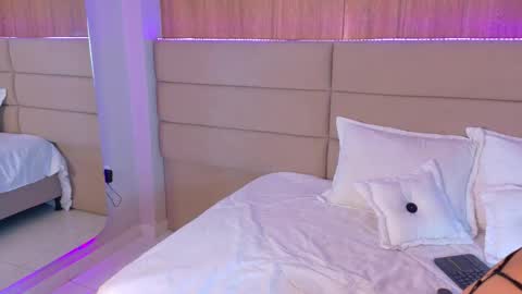 anabelleray online show from 24, 9, 2025