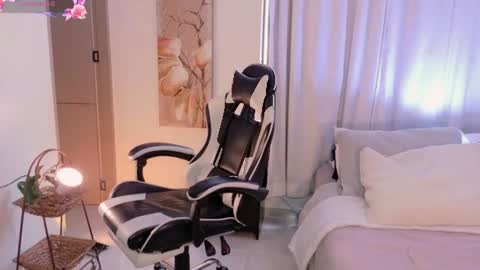 ANABEL WOLF  online show from 10, 6, 2026
