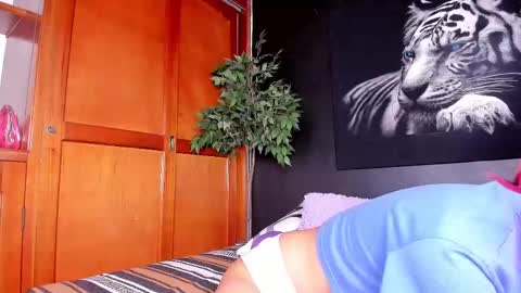 Anahi online show from 15, 2, 2025